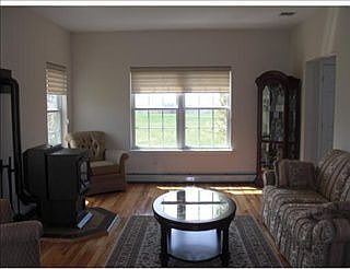3rd image of 20 Laurel Hill Dr