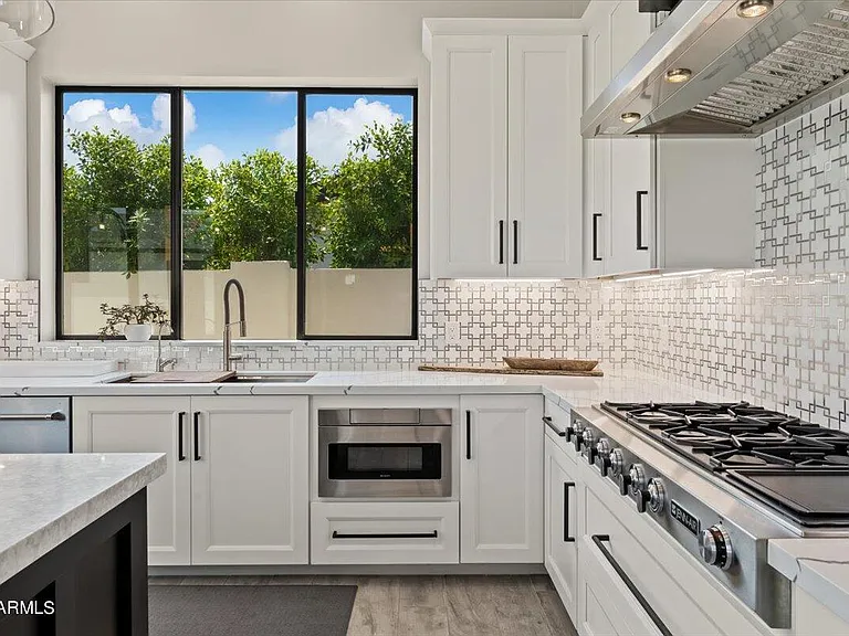 4137 E Earll Dr — Photo 21