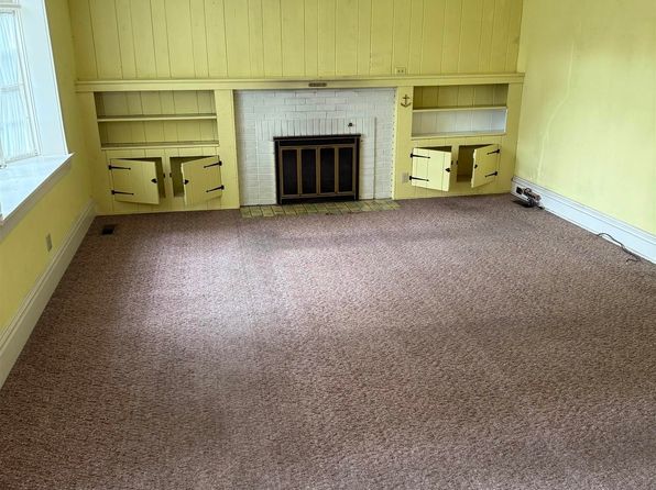 1807 S Main St, Burlington, IA 52601