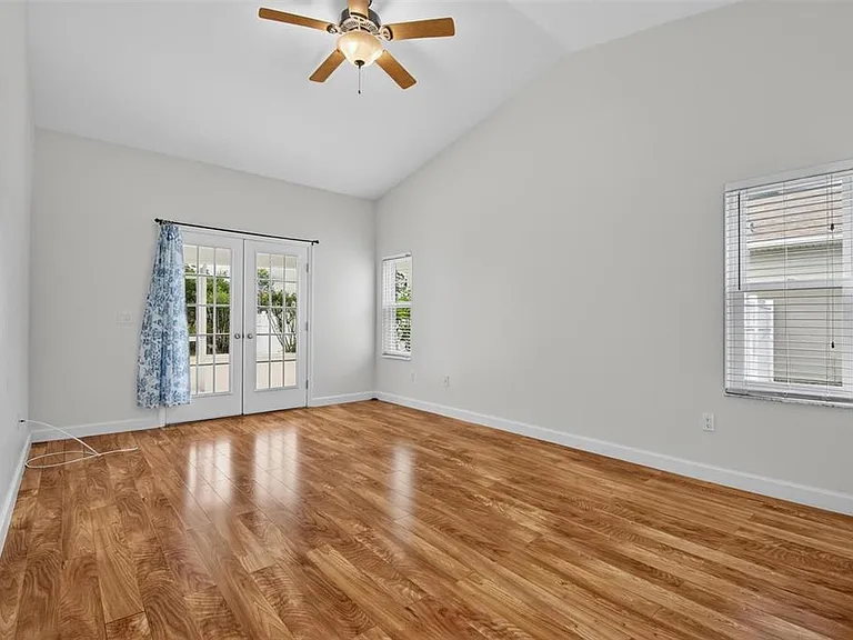 231 Wellington Dr — Photo 7