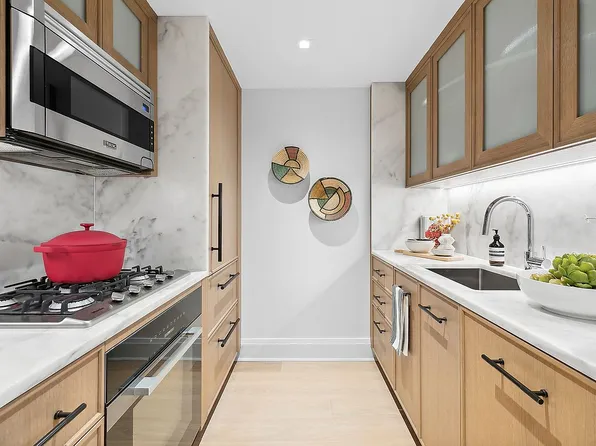 210 Warren St #14F, New York, NY 10282