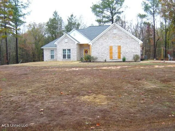 73 Hayward Rd, Byhalia, MS 38611