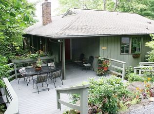 31 Rhododendron Rd, Black Mountain, NC 28711