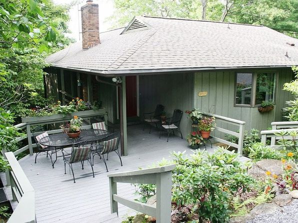 31 Rhododendron Rd