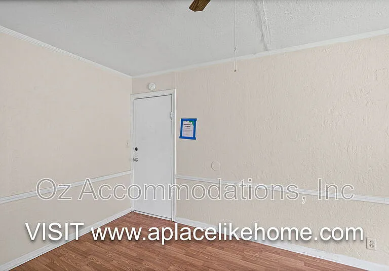 563 S Ash Ave #3 — Photo 4