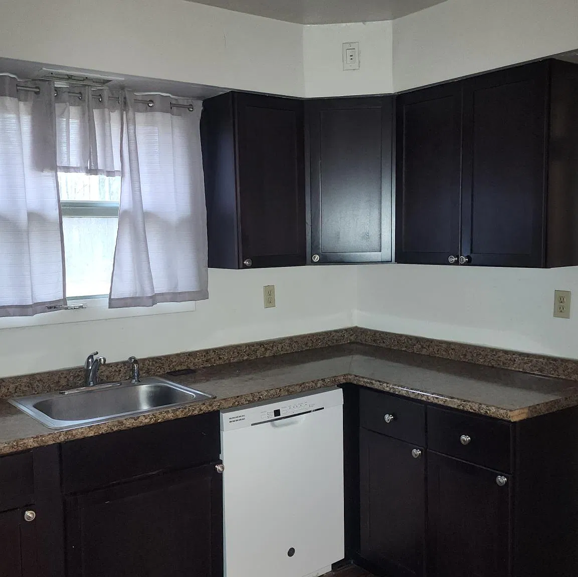 9617 Chamberlin Rd — Photo 2