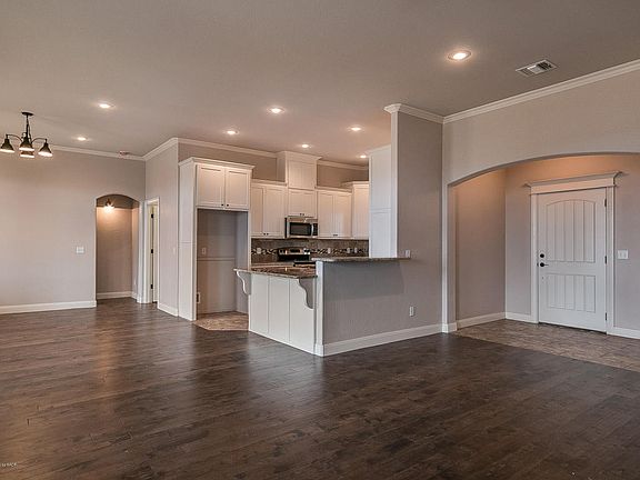 3rd image of 8750 Lupine Dr