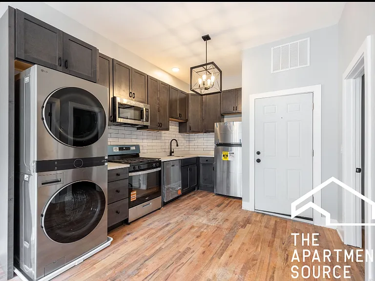 1746 N California Ave #2F — Photo 3