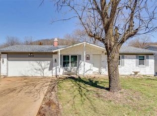 6405 Walnut Valley Dr, High Ridge, MO 63049