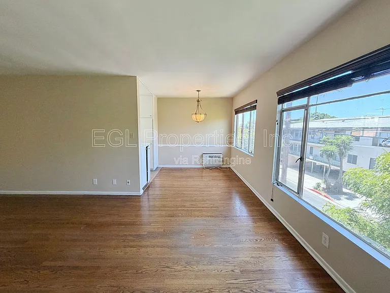 1168 N Curson Ave #12 — Photo 5