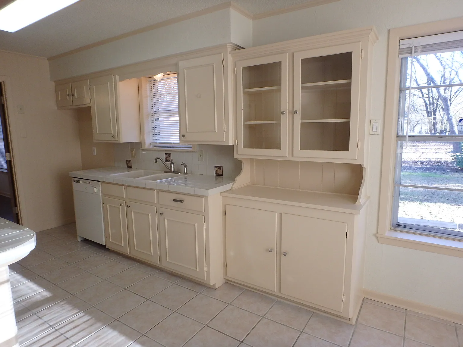 3 bed, 1788 sqft, $1,800 — Photo 2