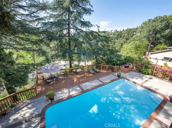 3342 Dunsmere Rd, Glendale, CA 91206