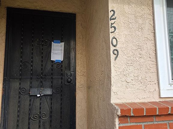 3rd image of 2509 W 109th St