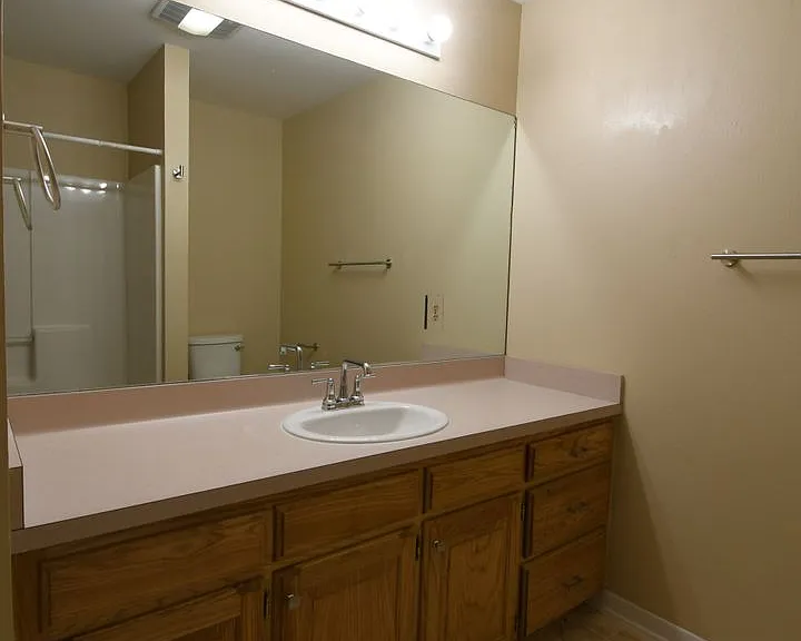 2529 Westminster Dr — Photo 13