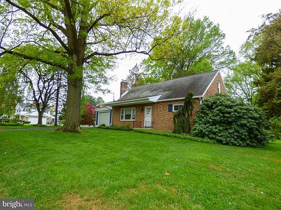 2nd image of 2390 Grandview Rd