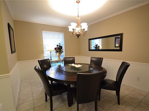 5th image of 1301 River Oak Dr