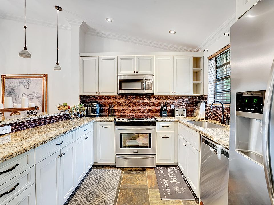 1st image of 2408 Congressional Way