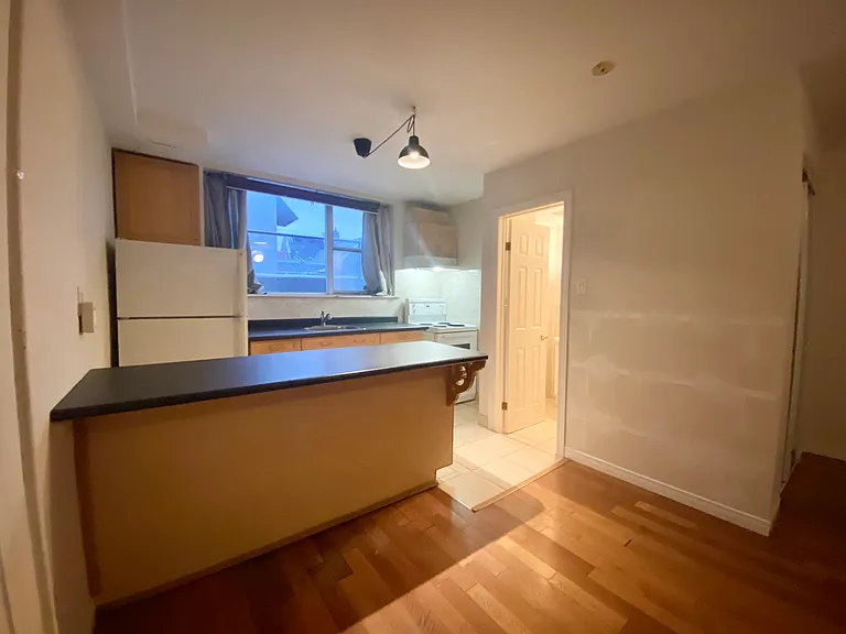 284 Lawrence Ave W #B3 — Photo 3