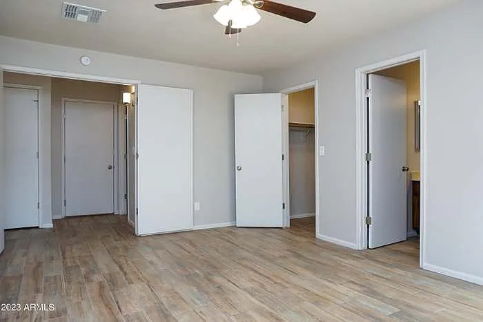 530 Hegge Dr — Photo 12