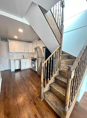 Rented by Dynamik Realty | media 16