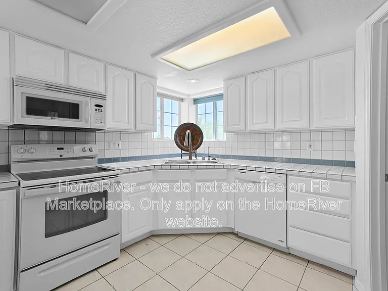 1697 Cardinal Dr — Photo 18