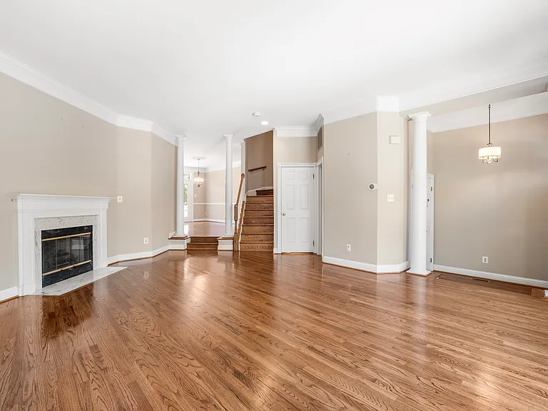 10186 Castlewood Ln — Photo 10