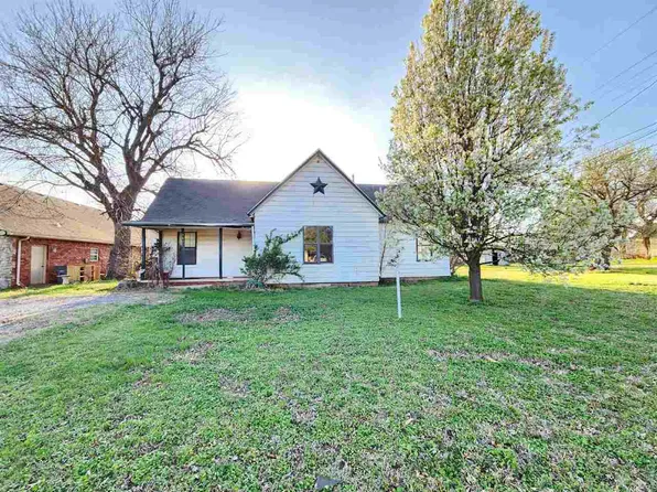 209 H St, Elgin, OK 73538