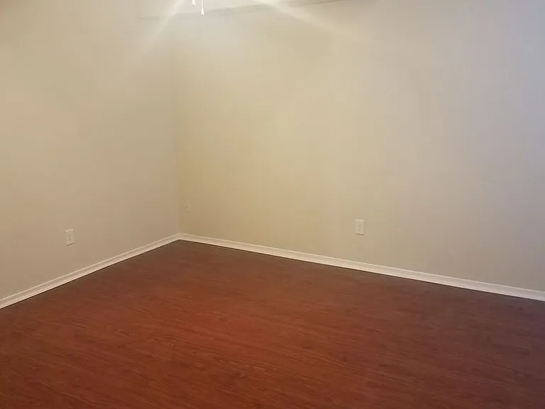 5325 Bayside Rd — Photo 2