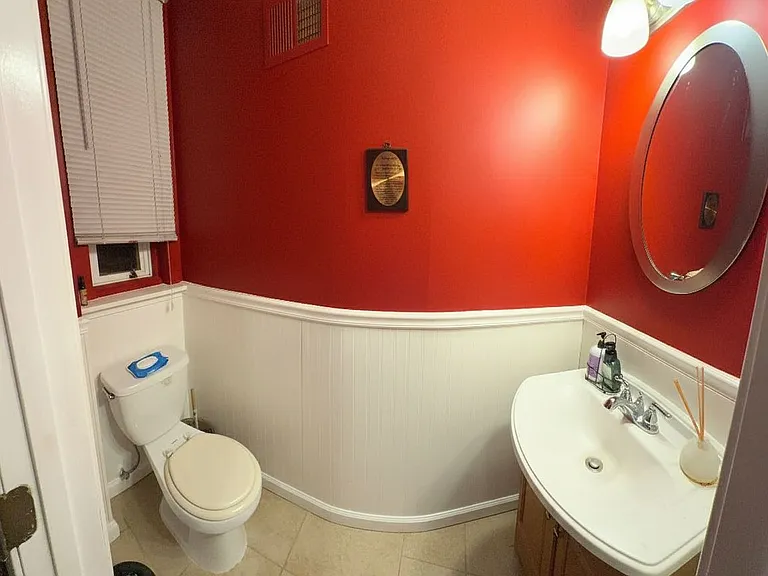 1328 W Lombard St — Photo 12