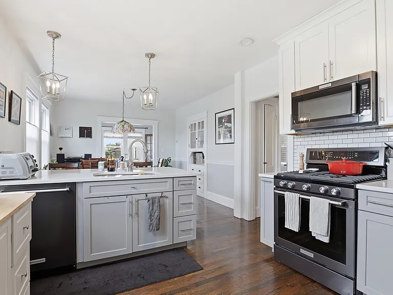 40 Buttonwood St #2 — Photo 6