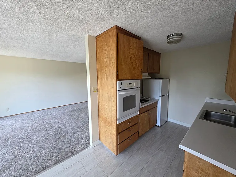 2201-2221 Princeton Dr — Photo 7