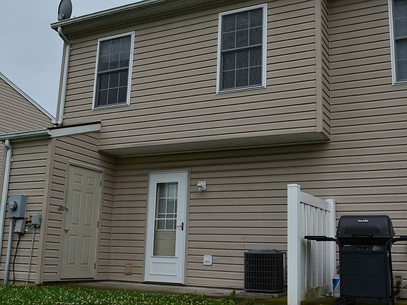2nd image of 171 Sandy Ln