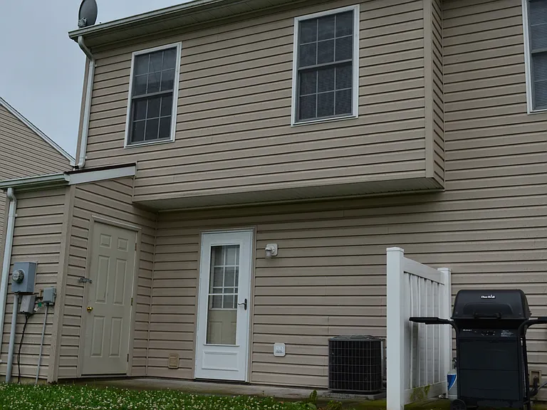 171 Sandy Ln — Photo 2