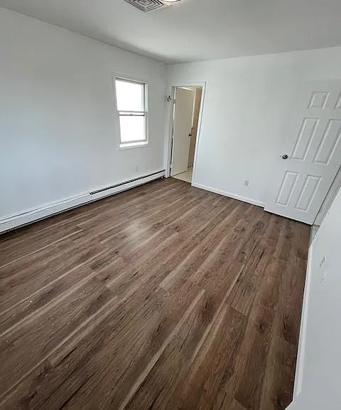 94 Roger Ave — Photo 2