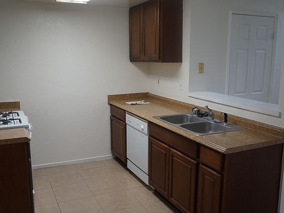 5th image of 216 E 7th St APT 104