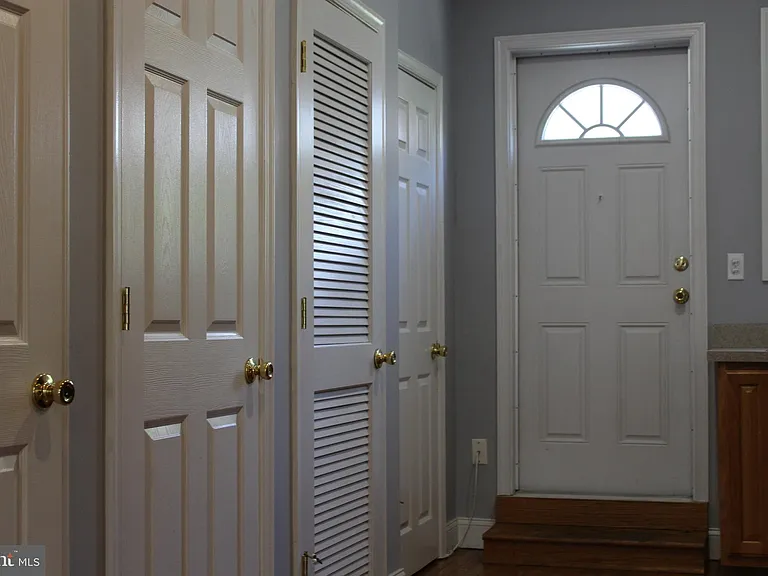 604 S Luzerne Ave — Photo 13