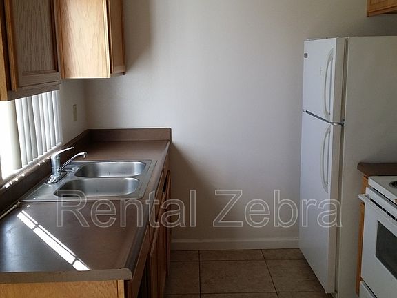 3rd image of 2935 Willowbrook Dr APT C