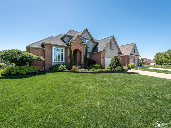779 Saint James Park Ave, Monroe, MI 48161