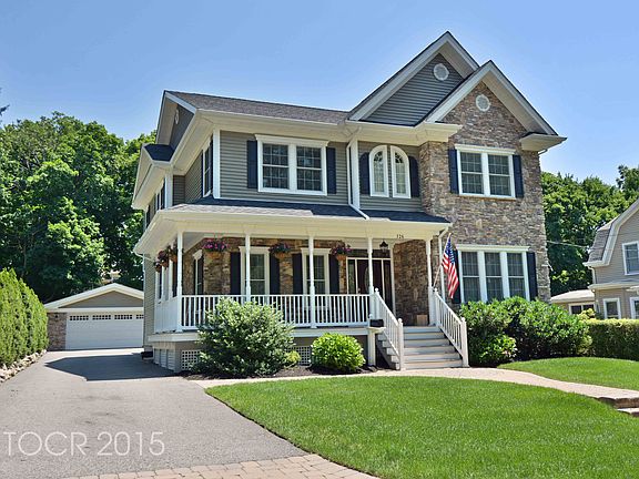 2nd image of 126 Irving St