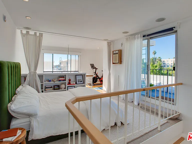 11645 Montana Ave #311 — Photo 11