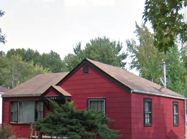 1944 Falcon Dr, Saint Louis, MO 63133