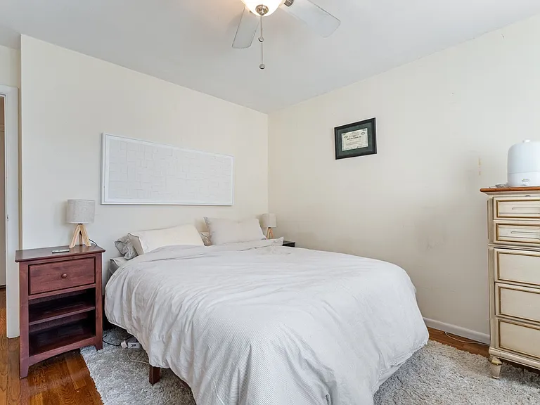 425 S Huntington Ave #16 — Photo 9