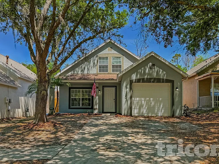 914 Cape Cod Cir — Photo 1