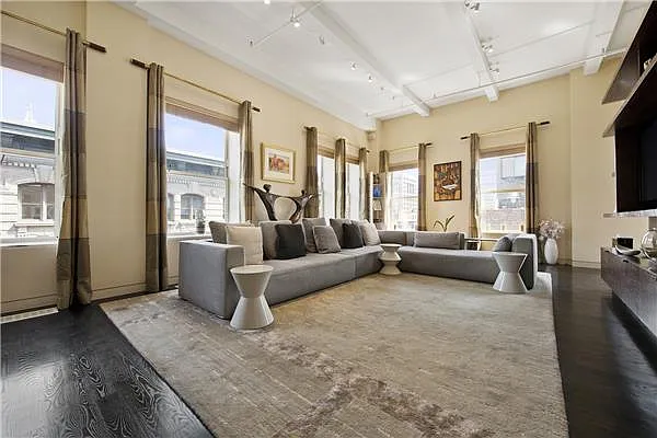 Sold by Platinvm Property Group New York | media 17