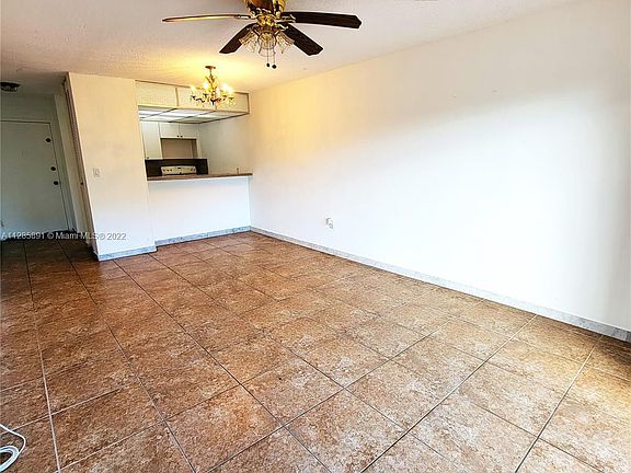 4th image of 1225 NE 124th St APT 35A