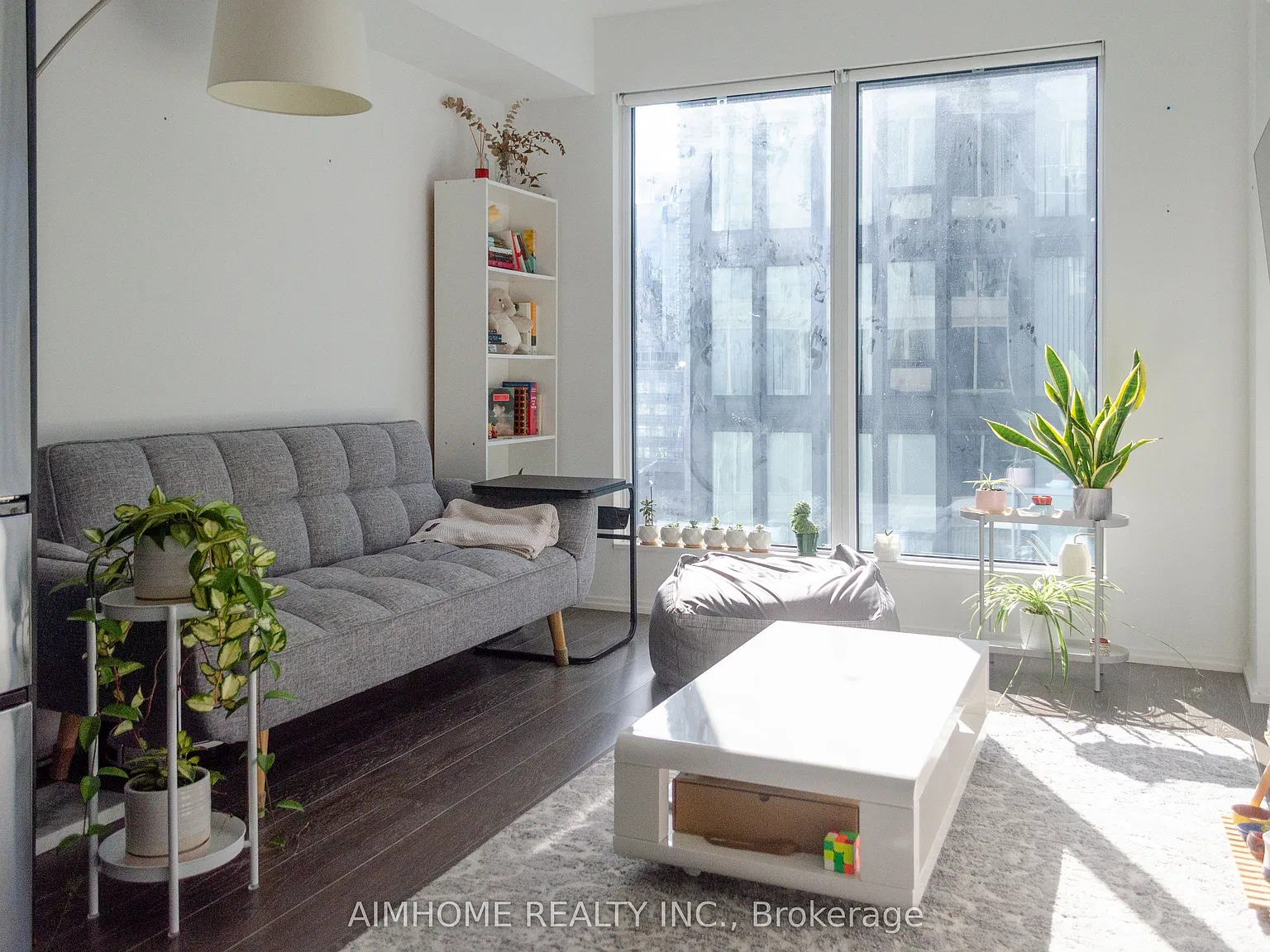 Core Condos — Photo 3