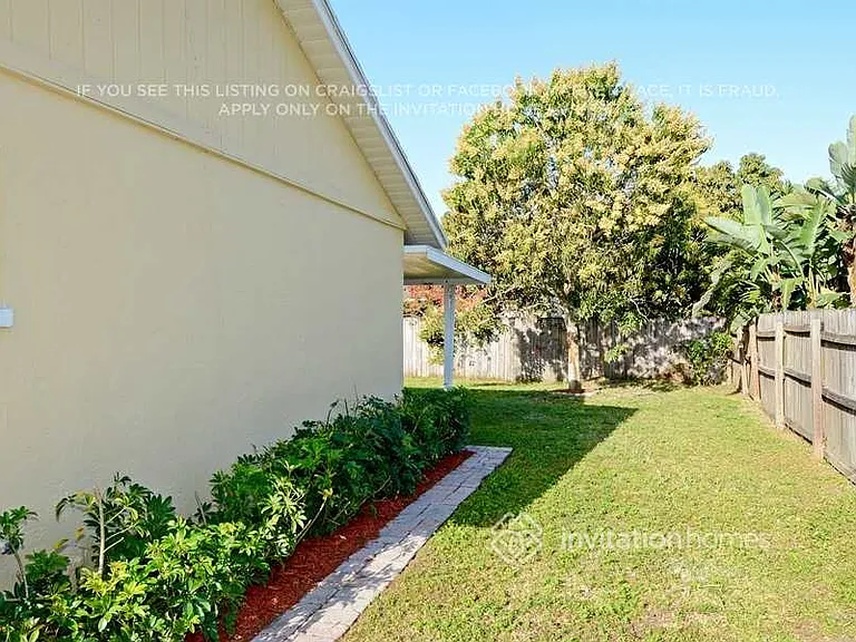 1371 Denlow Ln — Photo 16