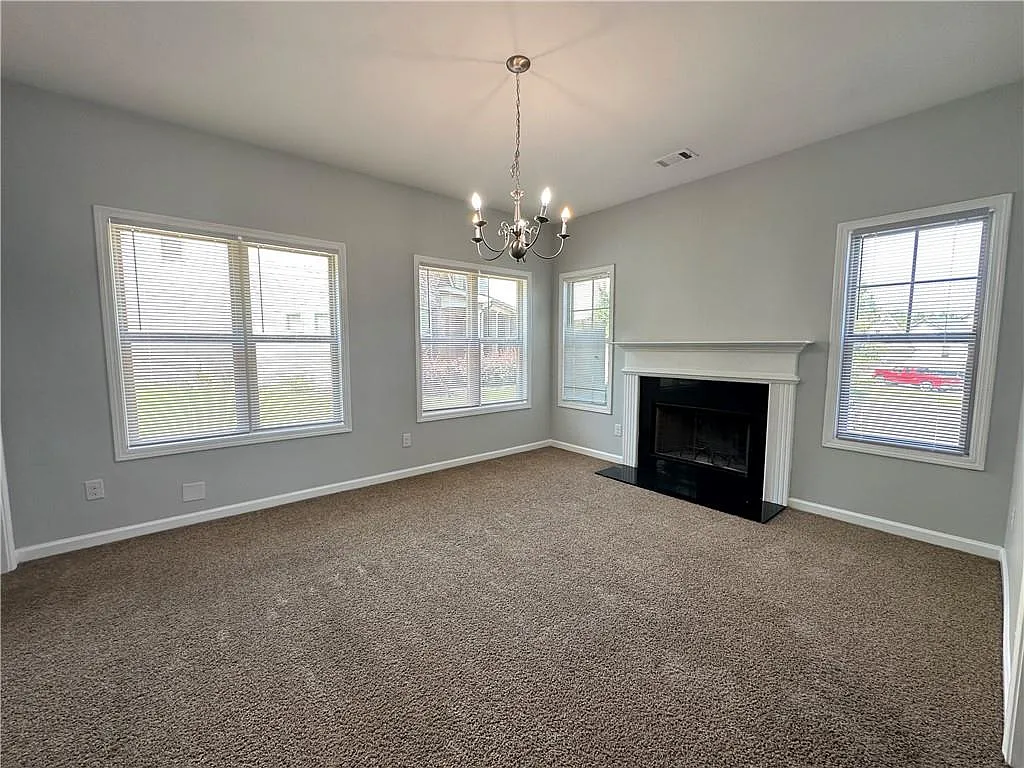 5 bed, 4.0 bath, 2778 sqft, $2,500 — Photo 3