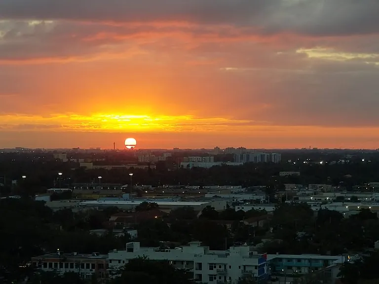 Sunset VIEWS of Miami from your new luxury home