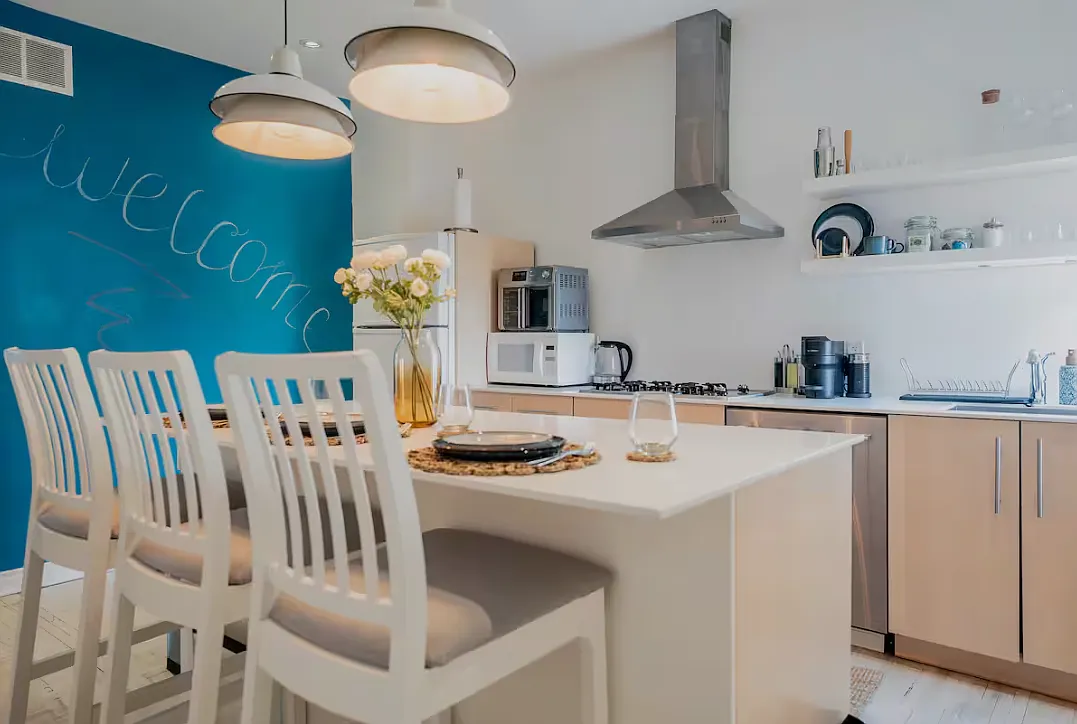 1 bed, $2,400 — Photo 1